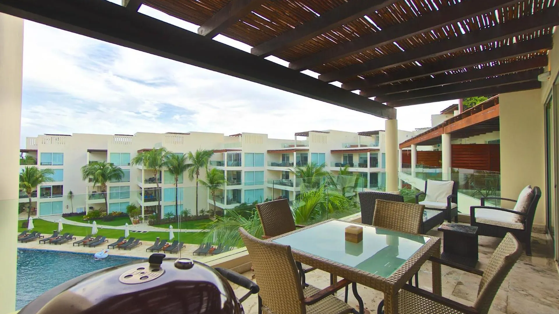 Elements Penthouse 14 Condo Playa del Carmen Mexikó