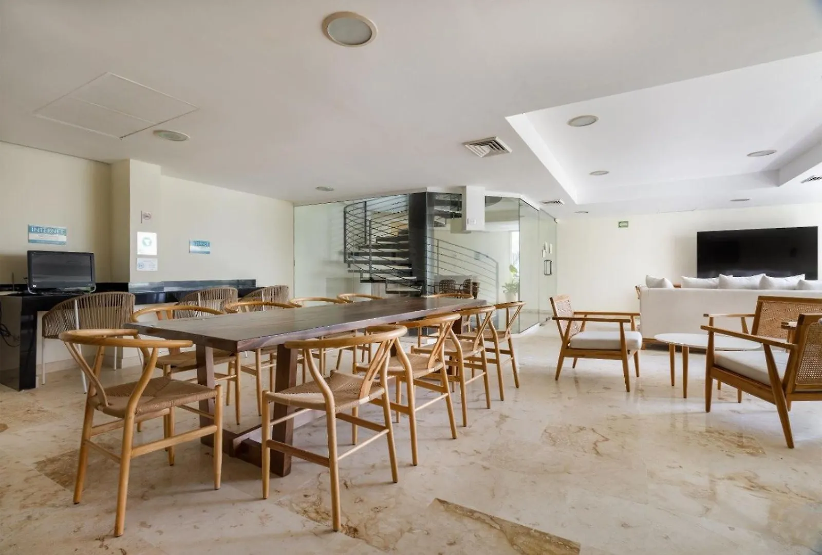 Elements Penthouse 14 Condo 신데 델 카르멘